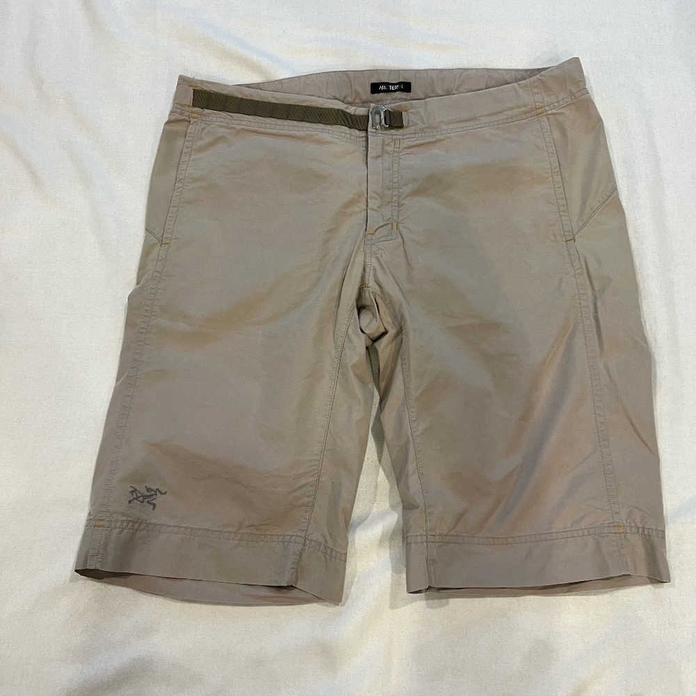Arc'teryx Shorts Men's Size 36
